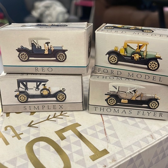 Thomas flyer readers digest edition 12 classic toy cars in box never used - Picture 4 of 4